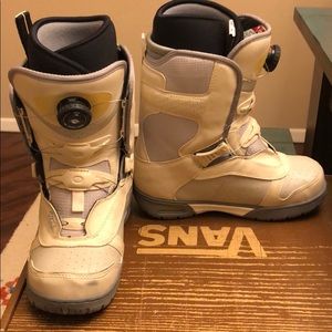 Vans Women’s Encore Snowboarding Boots Size 8